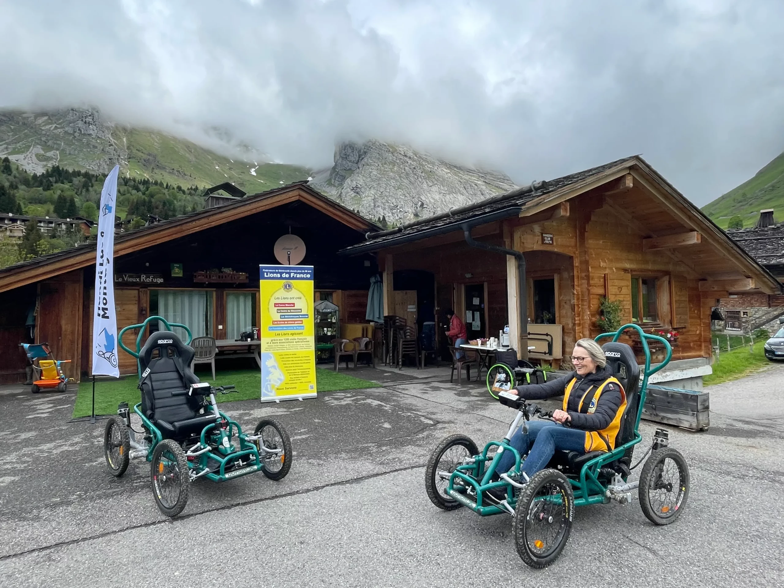 Un membre du Lions Club essaie le Quadrix